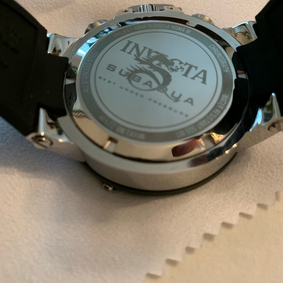 Invicta Subaqua Black and Silver Men’s - Picture 6 of 8